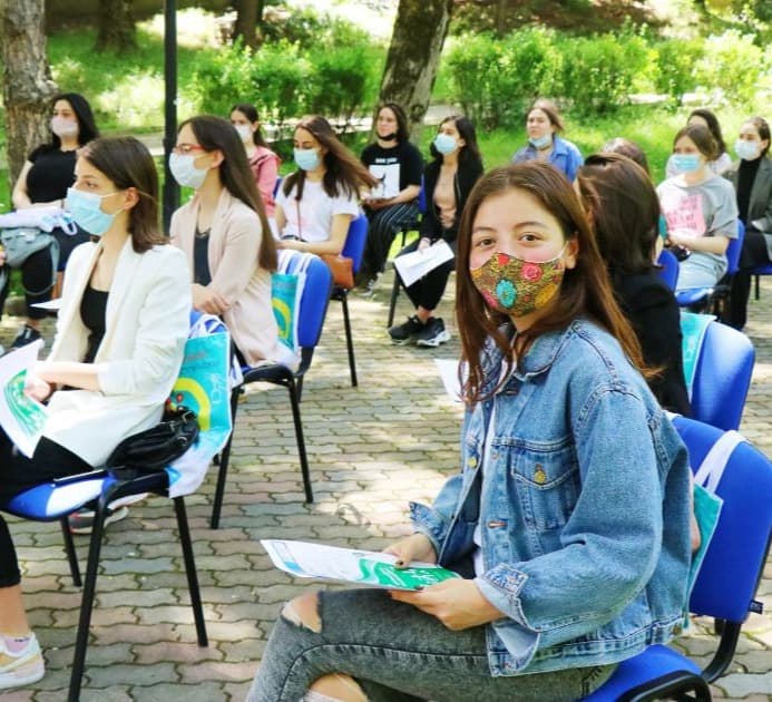 Frontnews image description