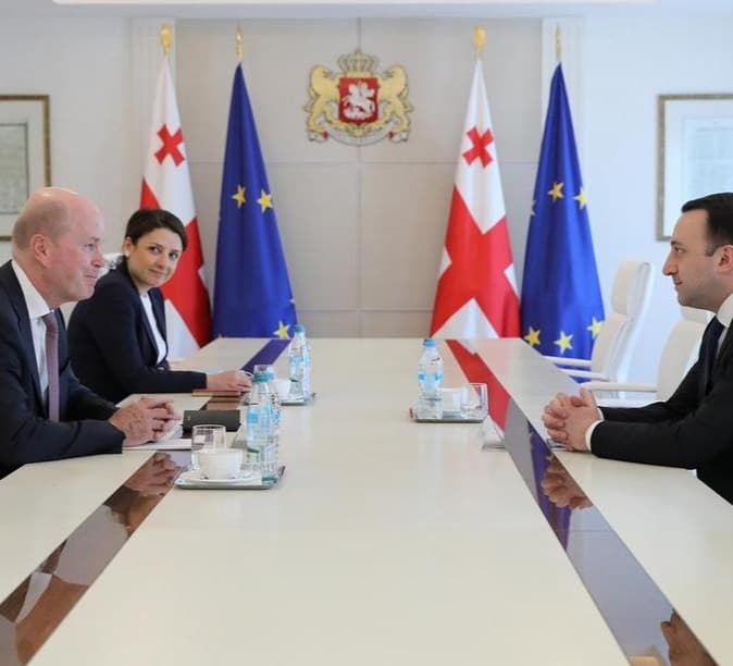 Frontnews image description