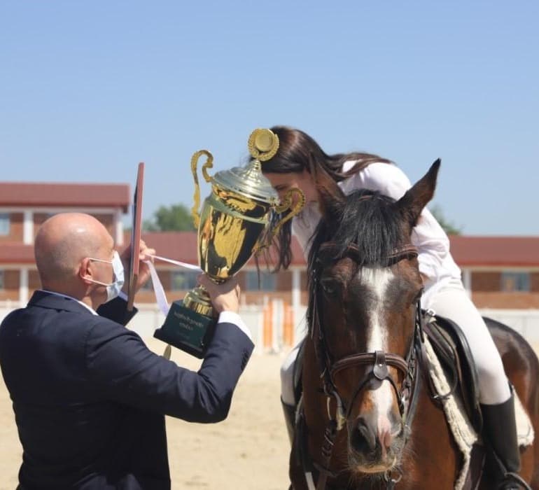 აფხაზეთის დღესთან დაკავშირებით საცხენოსნო შეჯიბრი გაიმართა