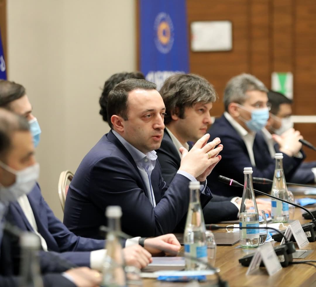 “ამ გაუგებარ ადამიანებზე დროს ვერ დავკარგავთ, საქმე უნდა გავაკეთოთ”