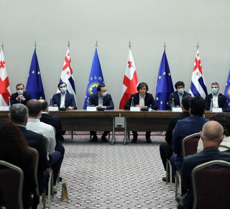 “ქართული ოცნების“ ლიდერები ბათუმში აჭარის ორგანიზაციის პარტიულ აქტივს შეხვდნენ