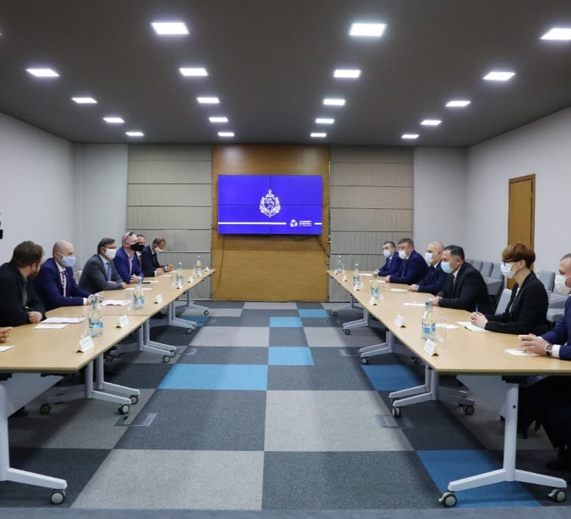 Frontnews image description