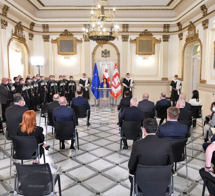 სალომე ზურაბიშვილმა პროკურატურის თანამშრომლები ღირსების ორდენებით დააჯილდოვა