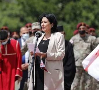 “ბატონო გენერალო, დღეს თქვენ მონატრებულ ქართულ მიწას მიებარებით, ამით სრულდება ჩვენი ქვეყნის 100-წლიანი ეპოპეა და მთელი ეპოქა”