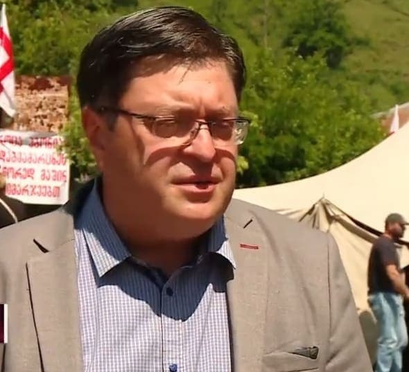 Frontnews image description