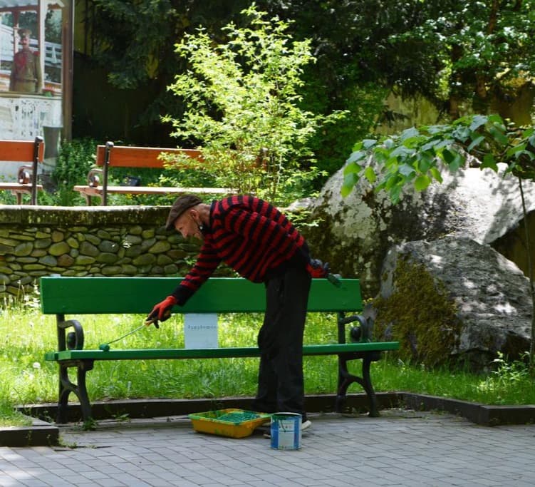 Frontnews image description