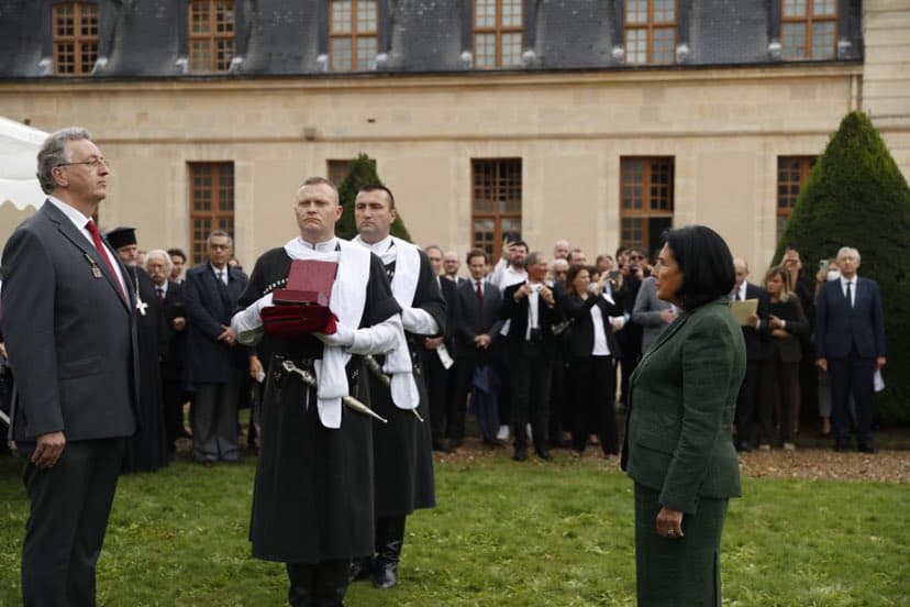 Frontnews image description