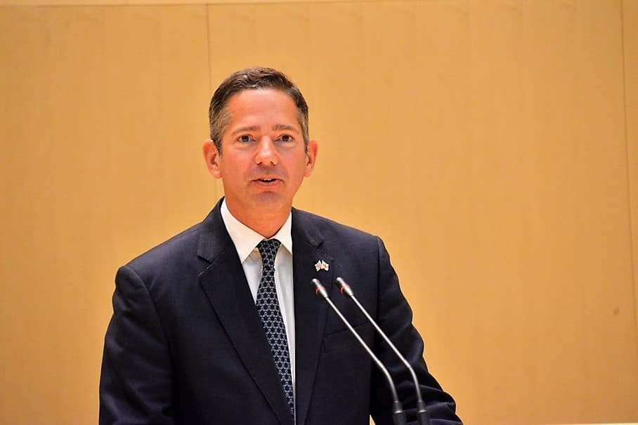 Frontnews image description