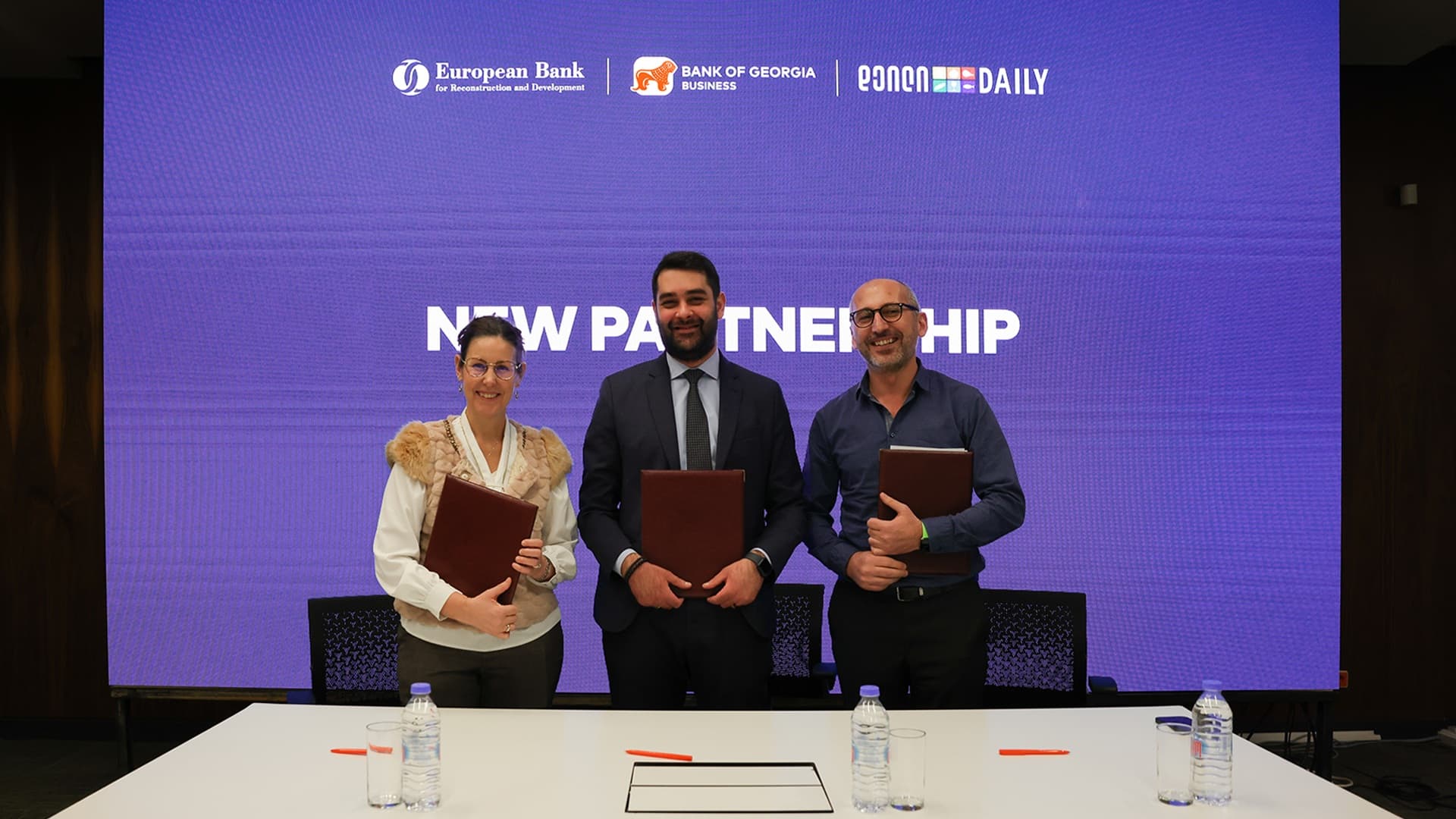 Frontnews image description