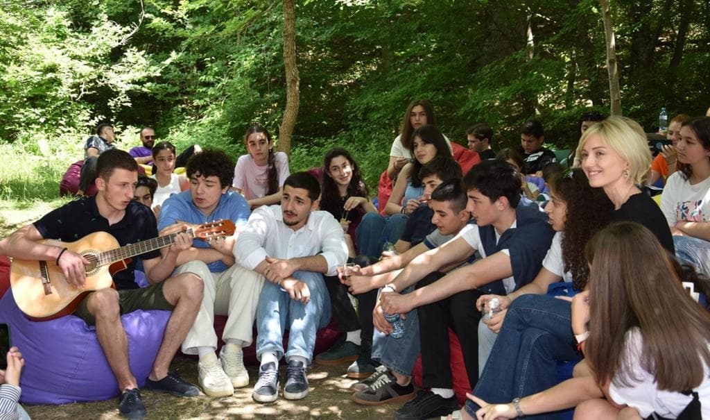 ნანა გაბელიას ინიციატივით აფხაზეთის ომის ვეტერანთა ოჯახის წევრებისთვის გასვლითი ღონისძიება მოეწყო