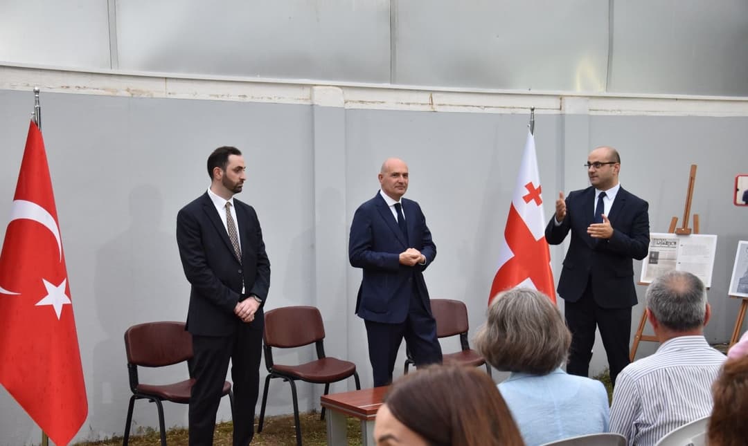აფხაზეთის მთავრობის წარმომადგენლები სტამბოლში ქართული დიასპორის წარმომადგენლებს შეხვდნენ