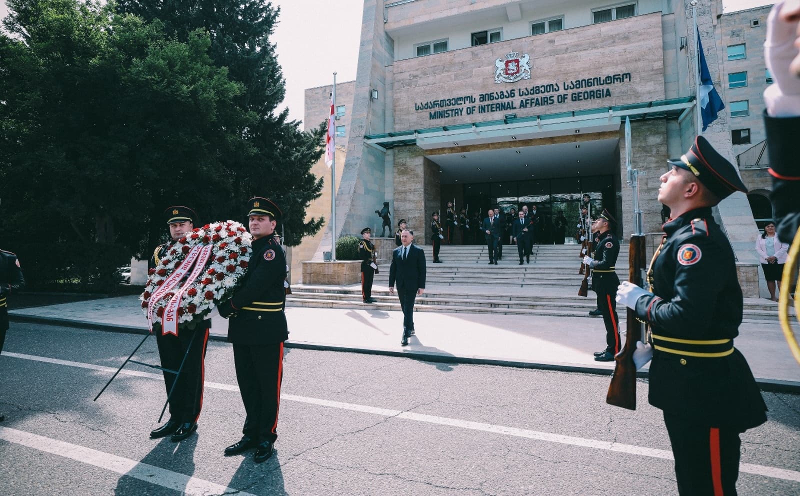 Frontnews image description