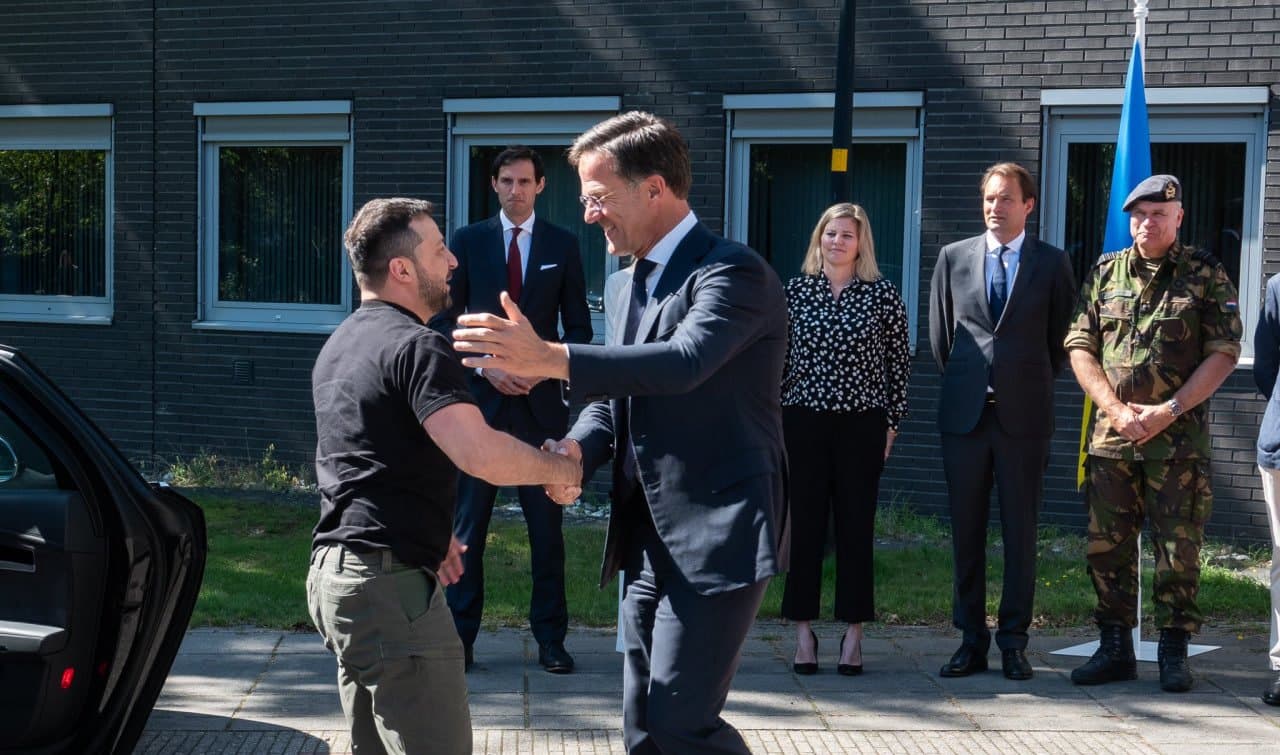 Frontnews image description