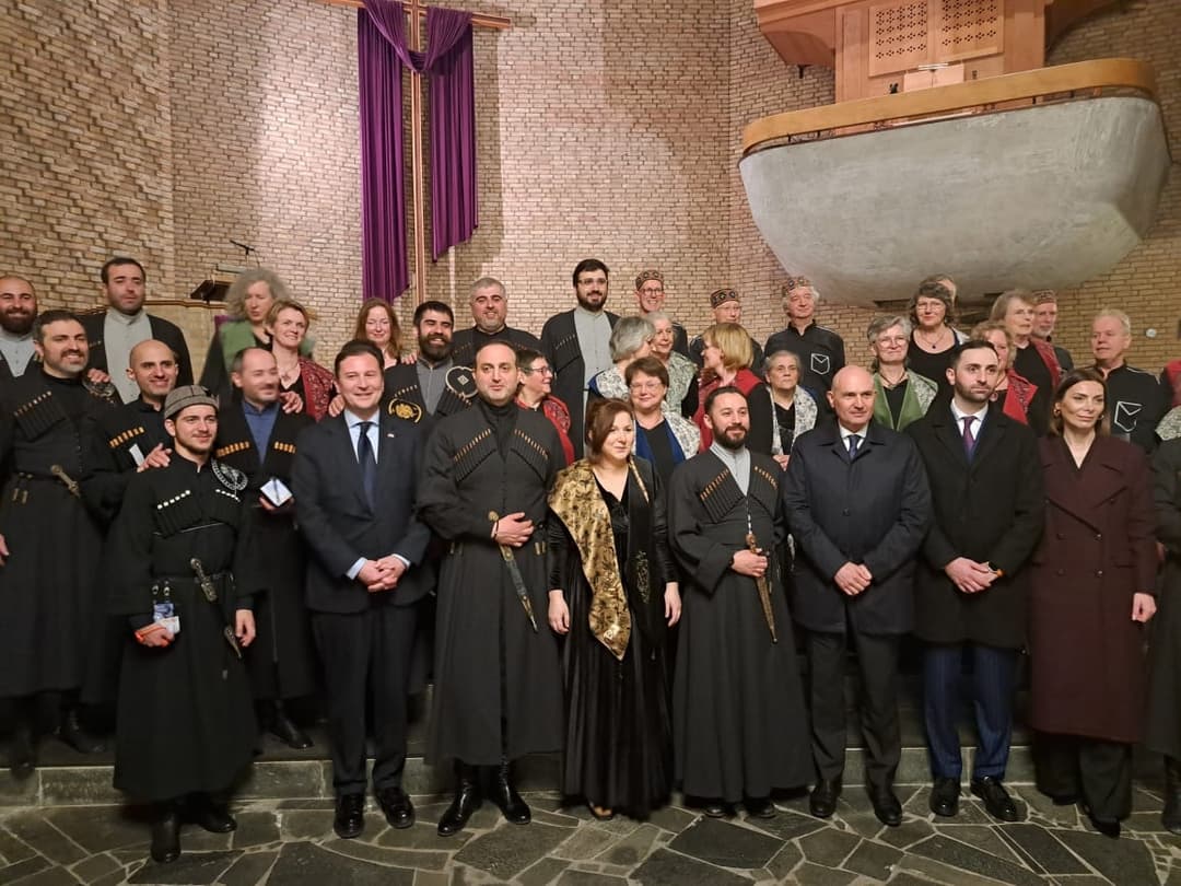 აფხაზეთის მთავრობის წარმომადგენლები ამერსფორტში ქართული დიასპორის წარმომადგენლებს შეხვდნენ