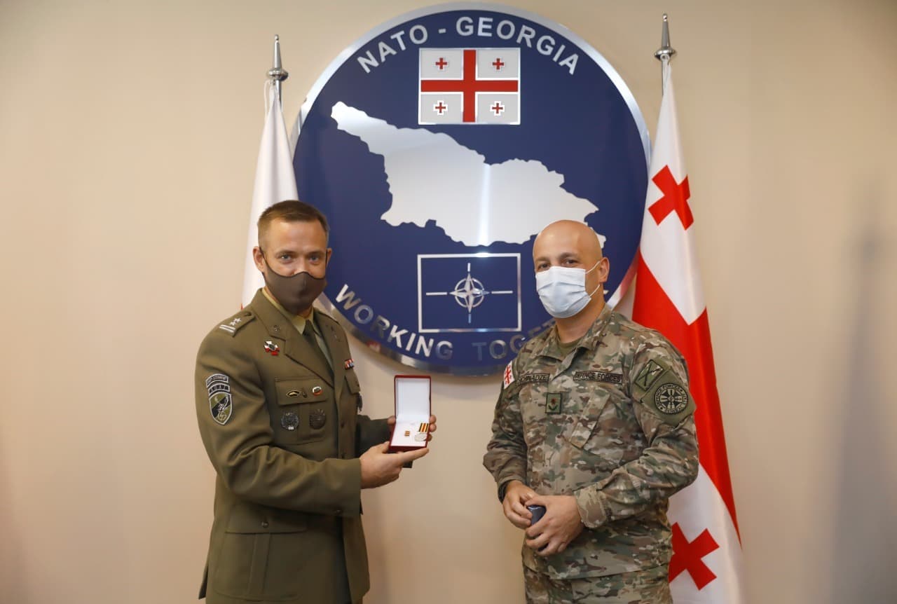 Frontnews image description