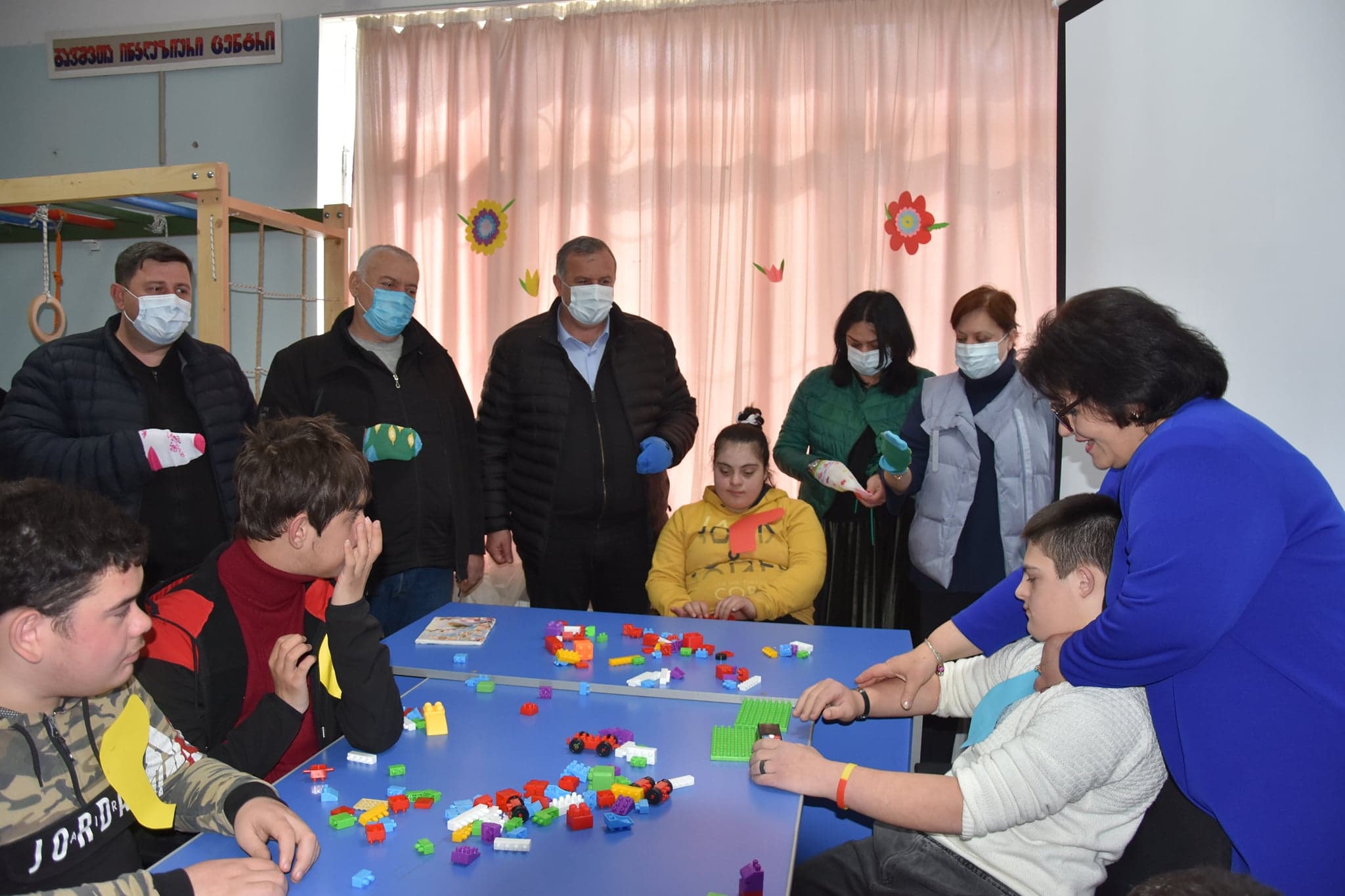 Frontnews image description