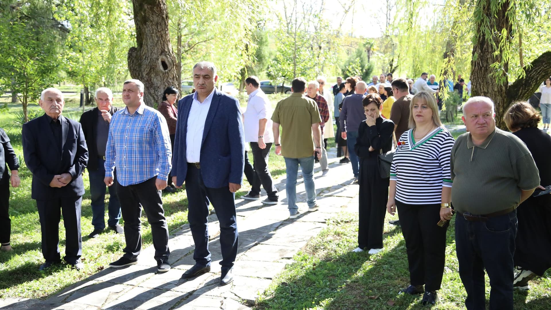 Frontnews image description