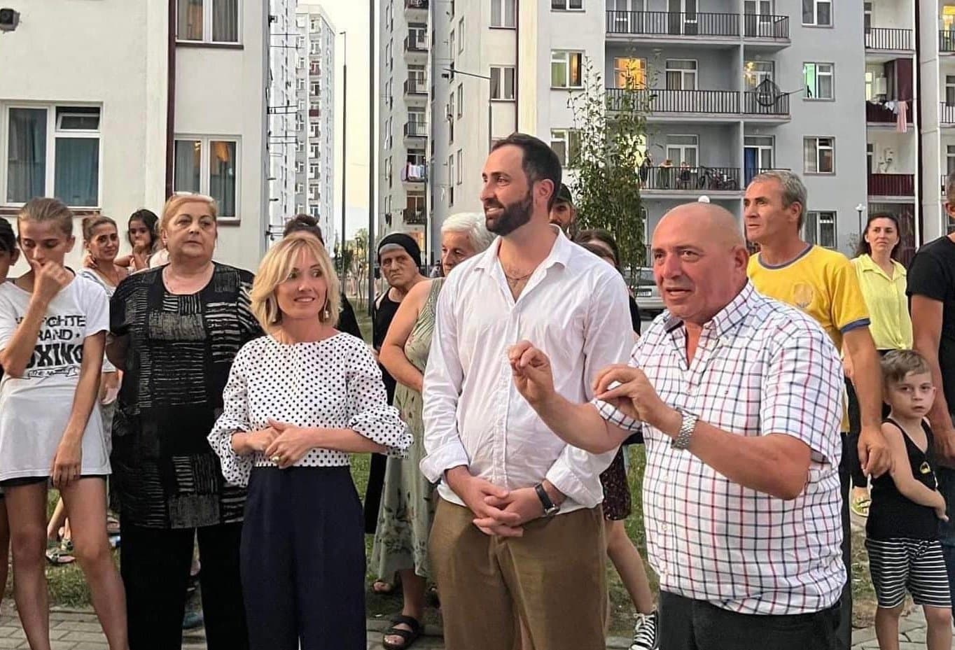 Frontnews image description