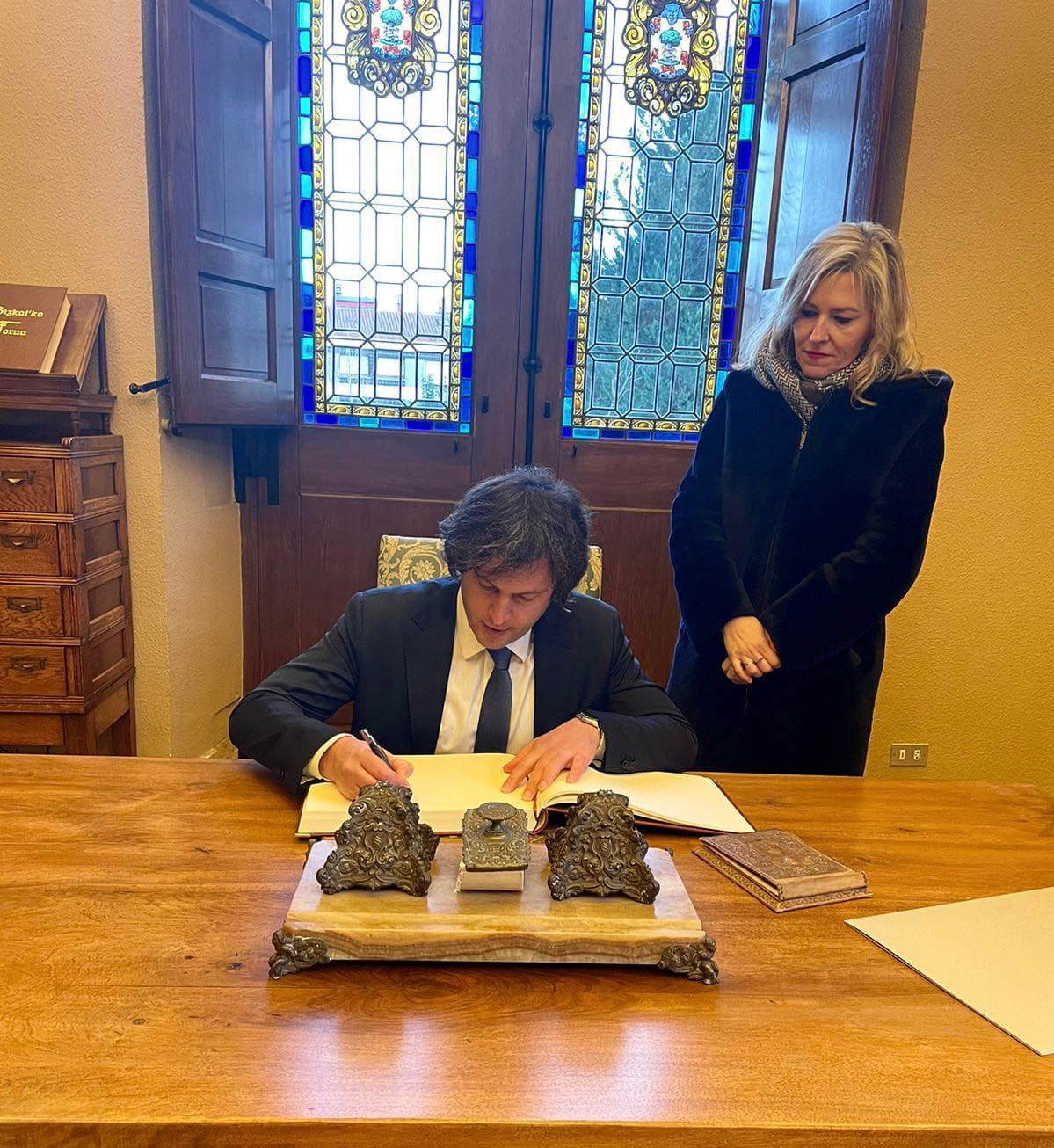 Frontnews image description