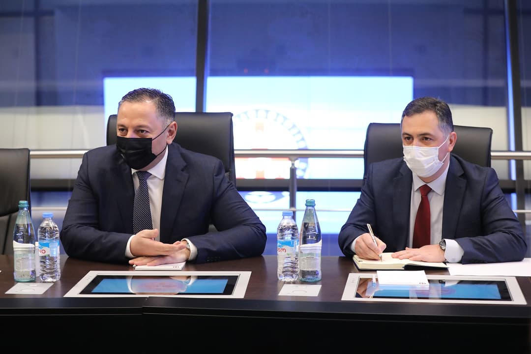 ვახტანგ გომელაურმა ეროვნული უსაფრთხოების საბჭოს აპარატის თანამშრომლებს ახალი ხელმძღვანელი წარუდგინა