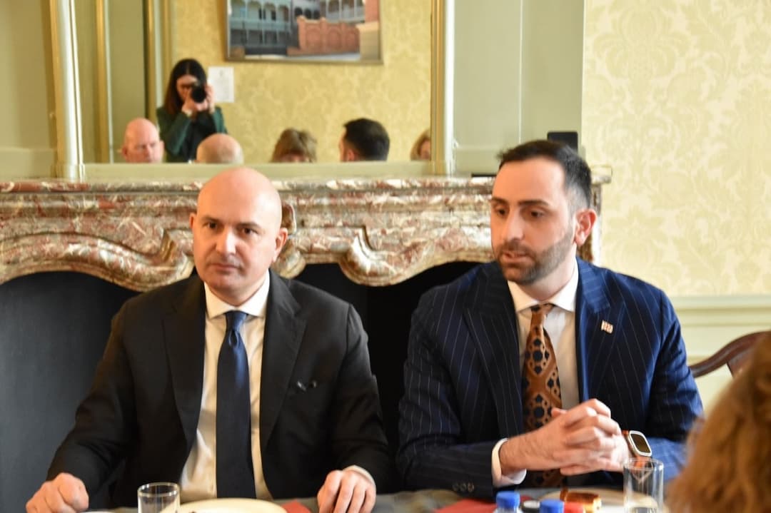 რუსლან აბაშიძე ჰააგაში საერთაშორისო სამოქალაქო საზოგადოებრივი ორგანიზაციებისა და აკადემიური და საუნივერსიტეტო წრეების წარმომადგენლებს შეხვდა