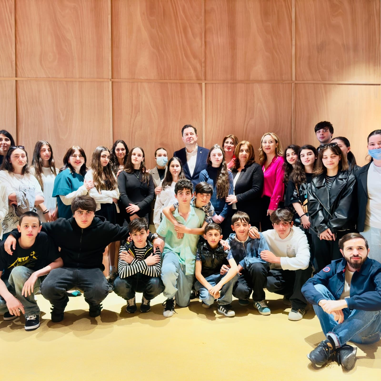 Frontnews image description