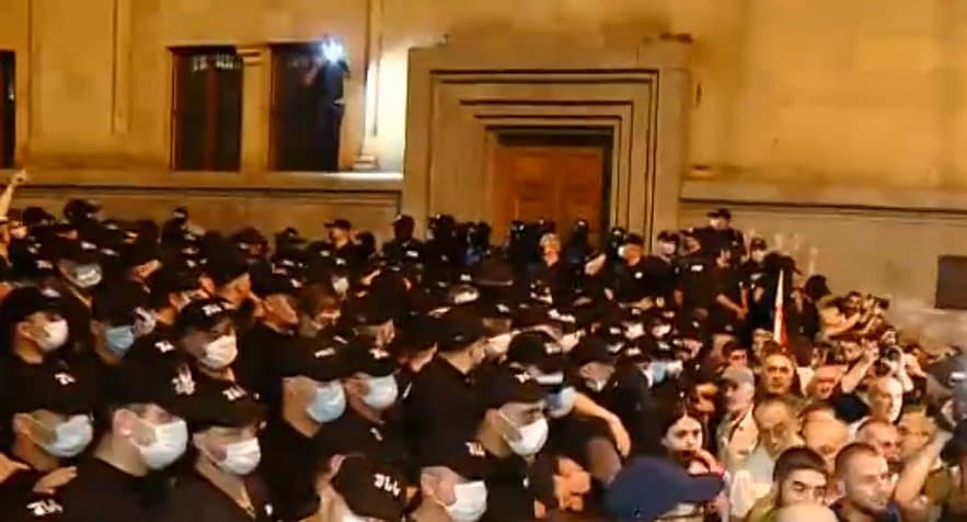 აქციის მონაწილეების მიმართ ძალის გადამეტების ფაქტებთან დაკავშირებით გამოძიება დაიწყო