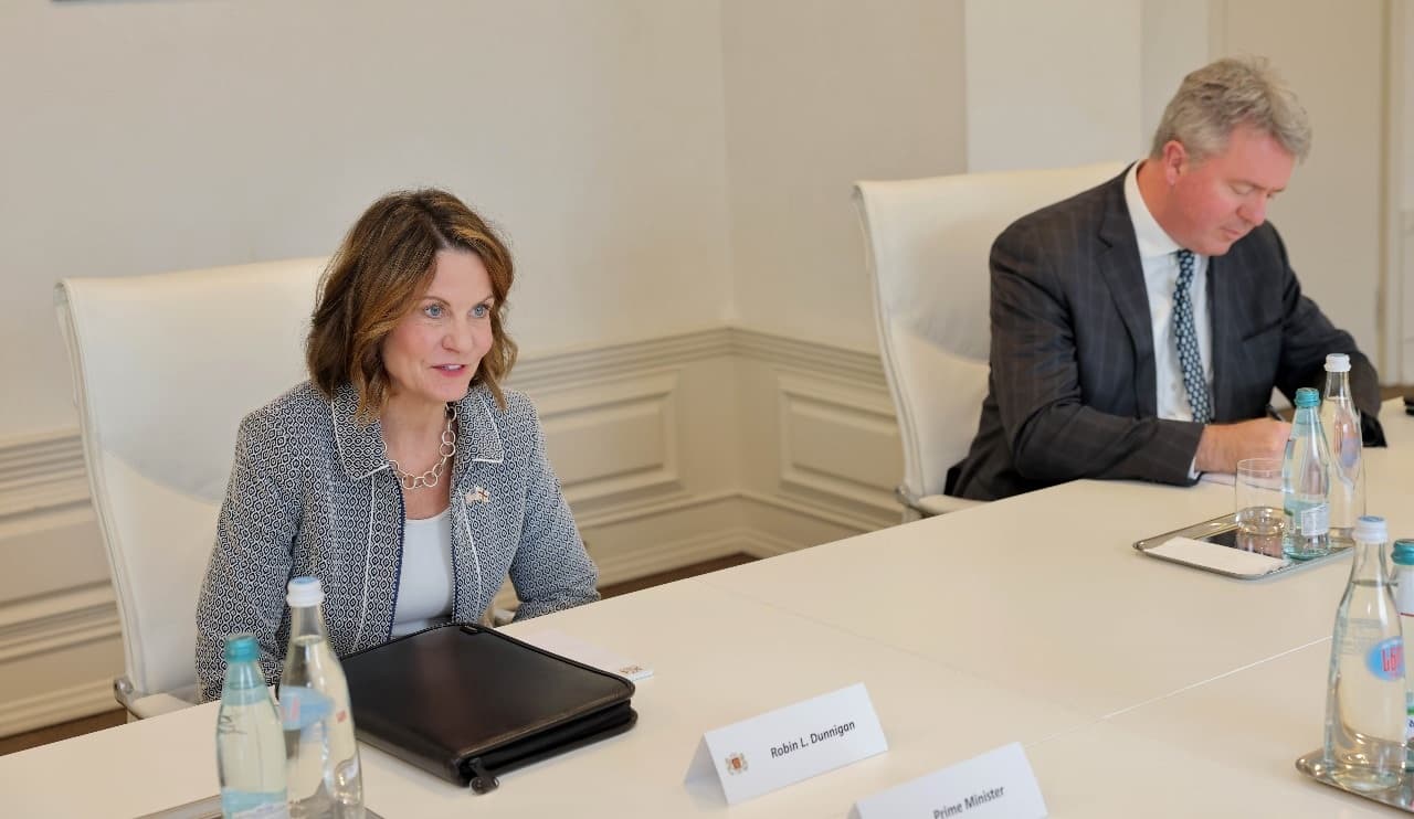 Frontnews image description