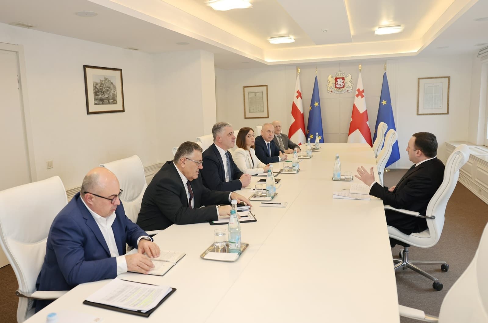 Frontnews image description