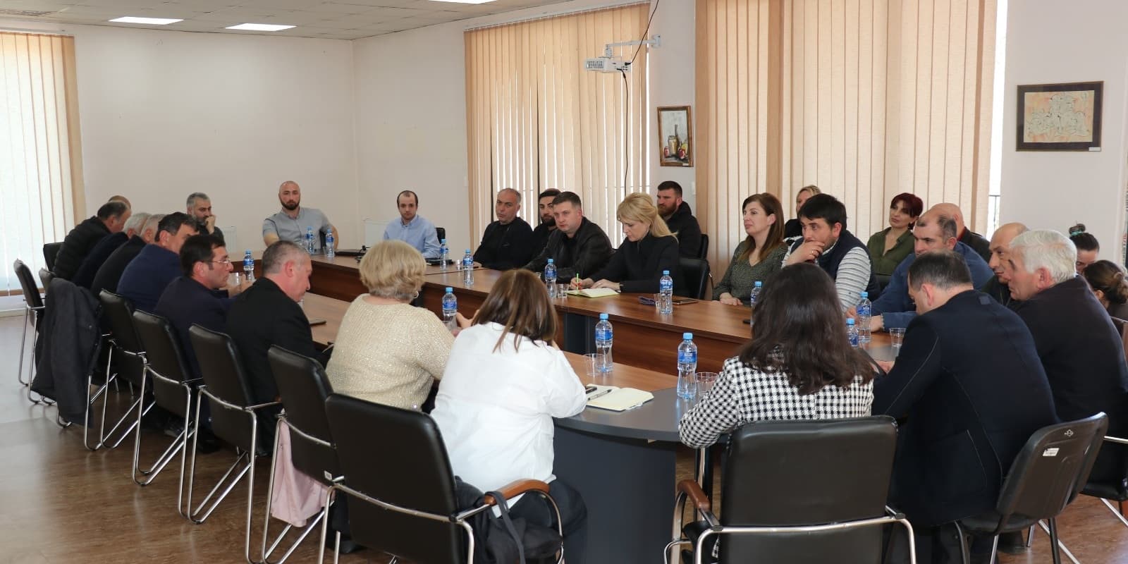 Frontnews image description