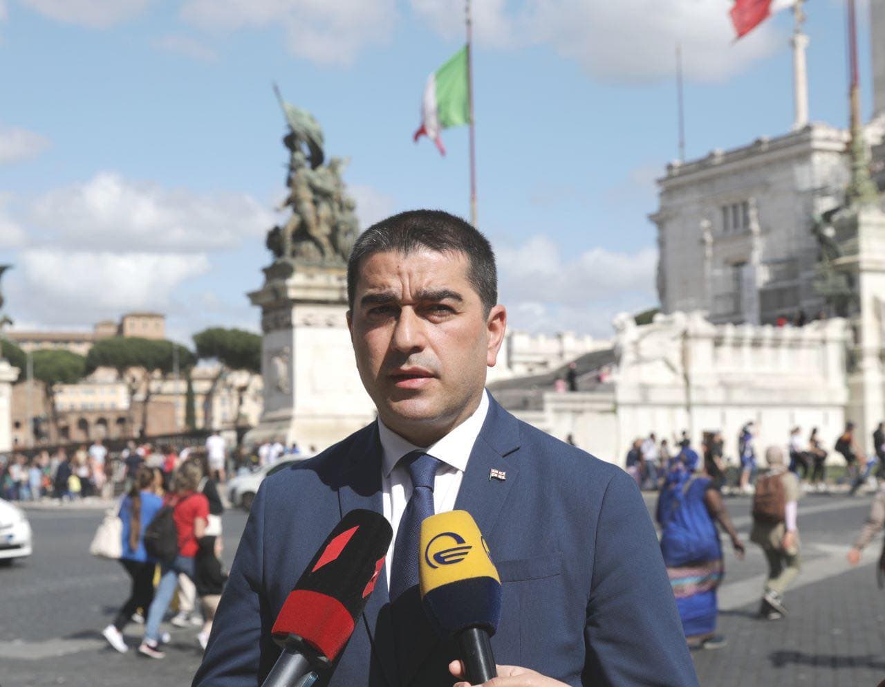 Frontnews image description