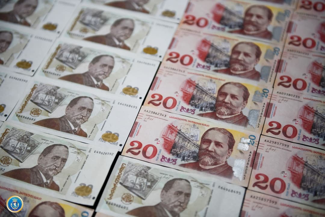 ყალბი ფულის გასაღების ფაქტზე ერთი პირი დააკავეს