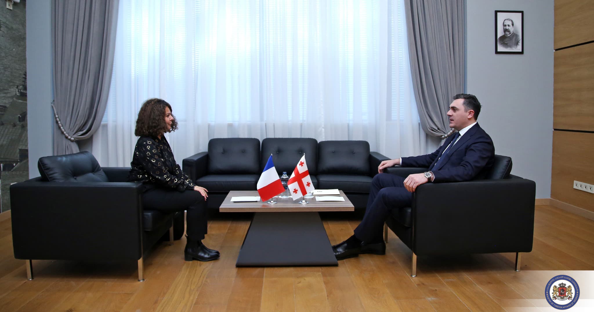 Frontnews image description