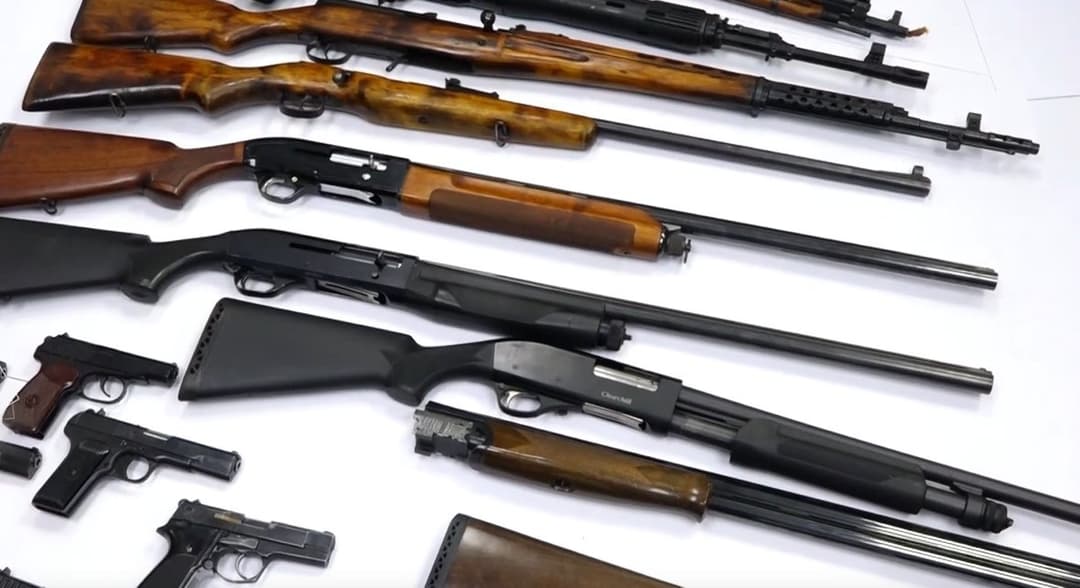 შსს-მ სხვადასხვა ტიპის უკანონო ცეცხლსასროლი იარაღი და დიდი ოდენობით საბრძოლო მასალა ამოიღო