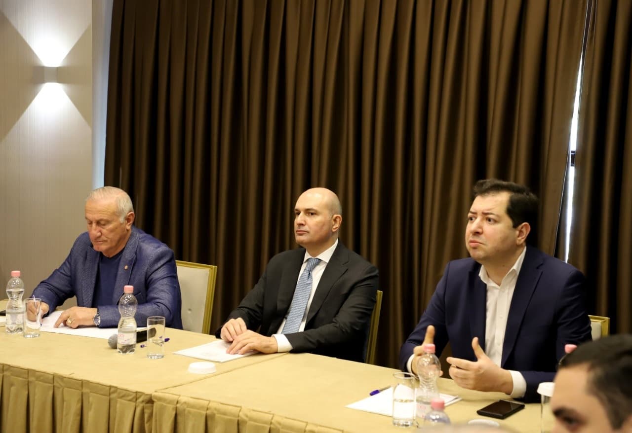 Frontnews image description