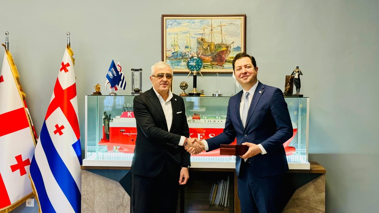 Frontnews image description