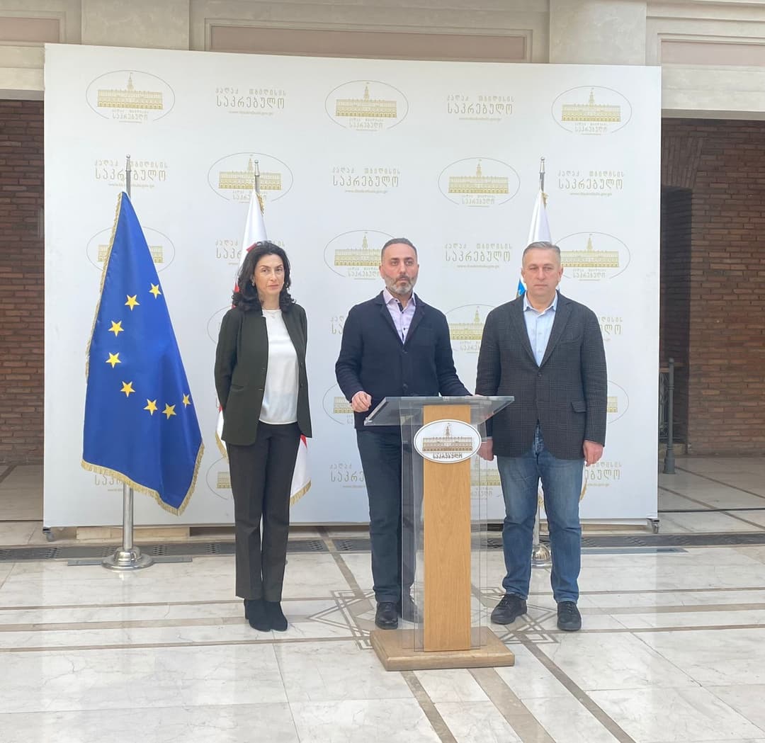 გიორგი შარაშიძე – აუცილებელია ხალხის მიერ არჩეულმა საკრებულომ მიიღოს პასუხი თბილისის მერისგან კითხვაზე, რატომ ძვირდება ტრანსპორტის საფასური