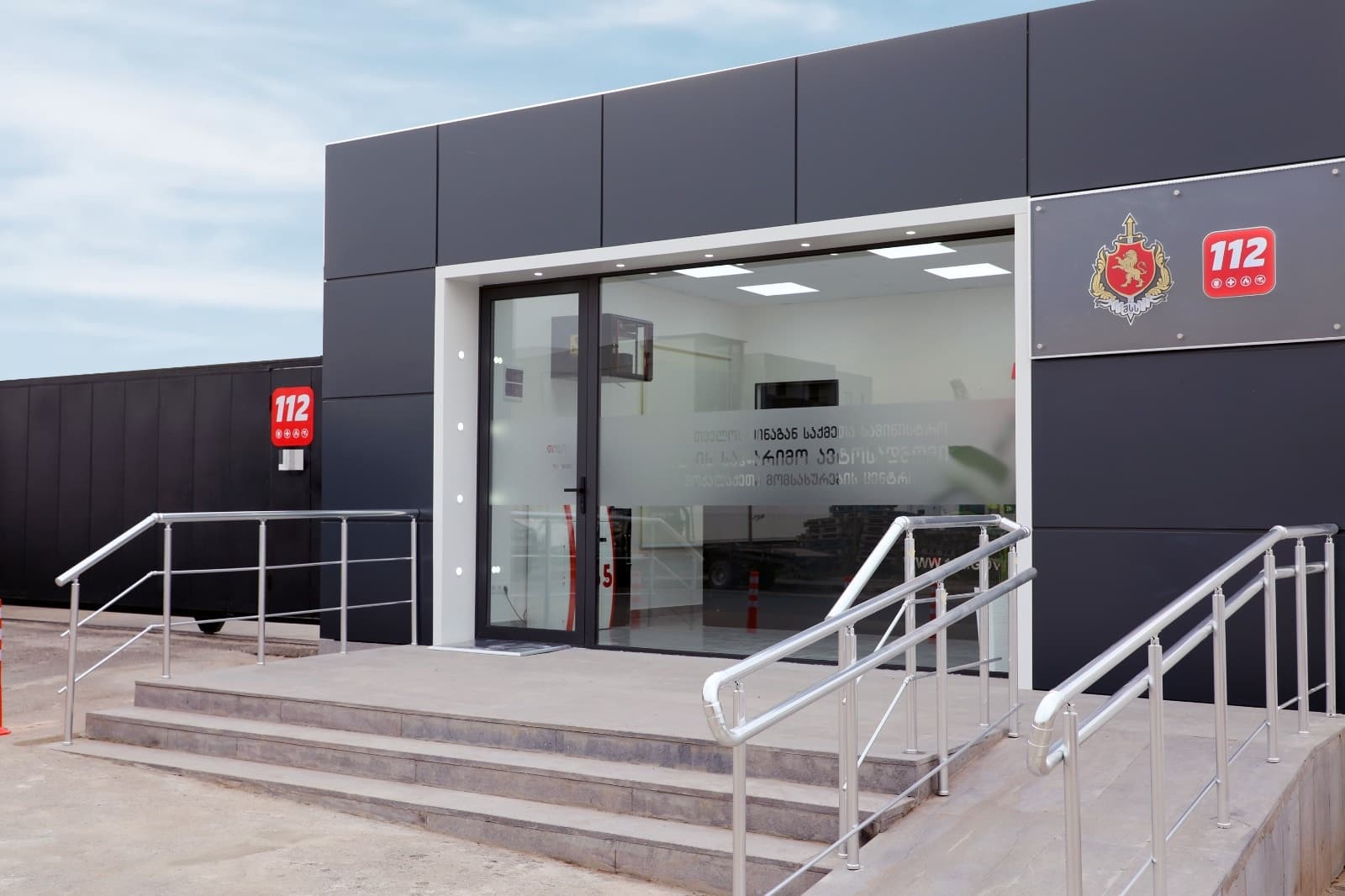 Frontnews image description