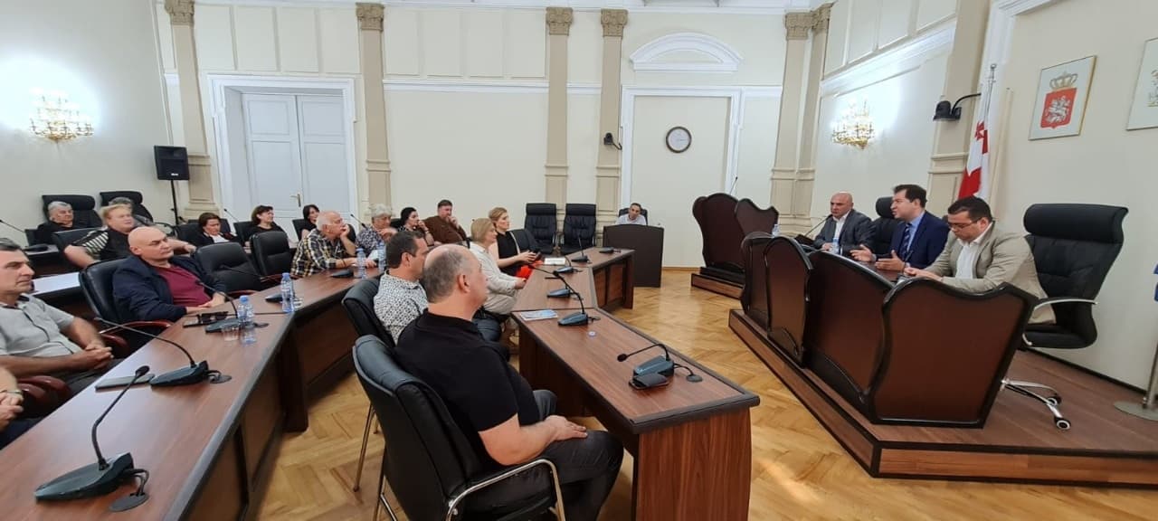 Frontnews image description