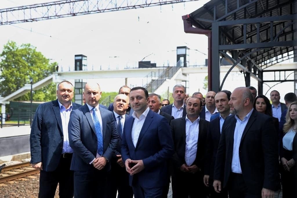 ირაკლი ღარიბაშვილმა რეაბილიტირებული კოპიტნარის რკინიგზის სადგური დაათვალიერა