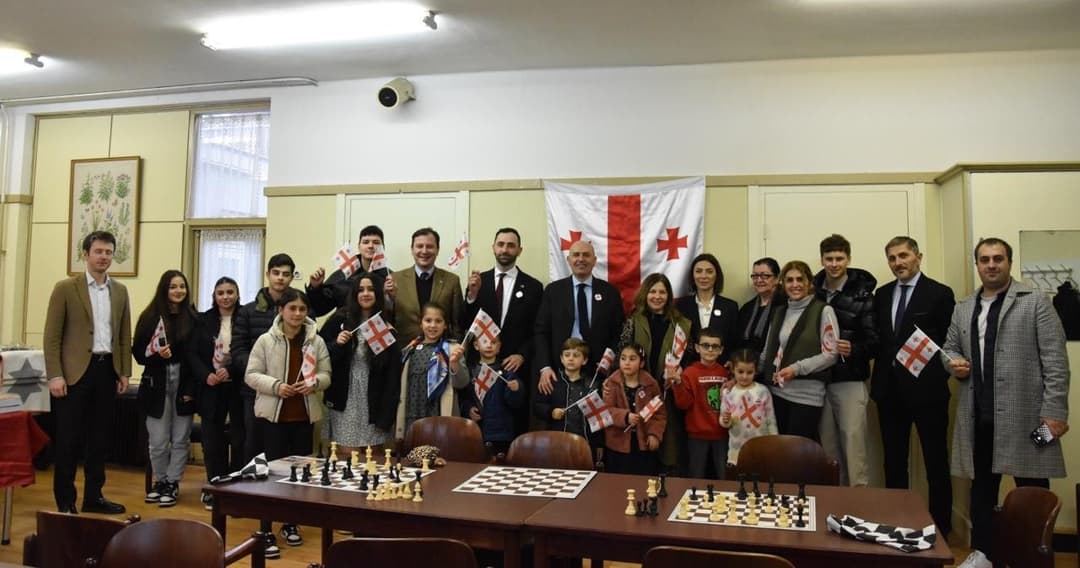 აფხაზეთის მთავრობის წარმომადგენლებმა ამსტერდამში საკვირაო სკოლა მოინახულეს და ქართული დიასპორის წარმომადგენლებს შეხვდნენ