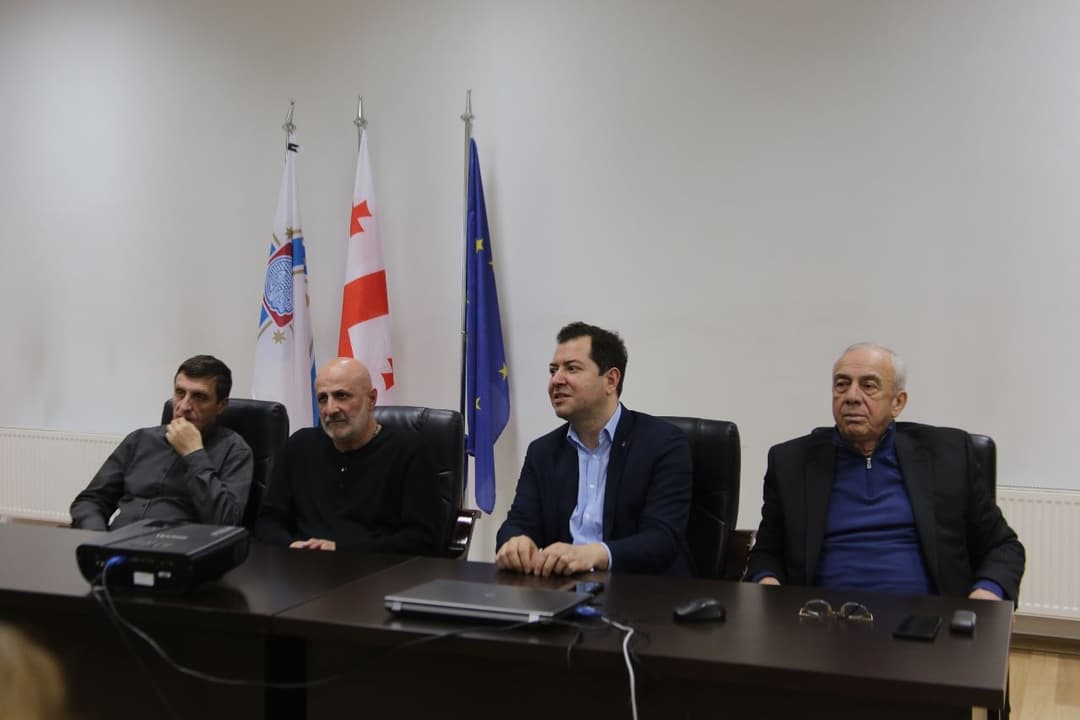 სამგორის რაიონში ბინათმესაკუთრეთა ამხანაგობების წარმომადგენლებთან შეხვედრა გაიმართა