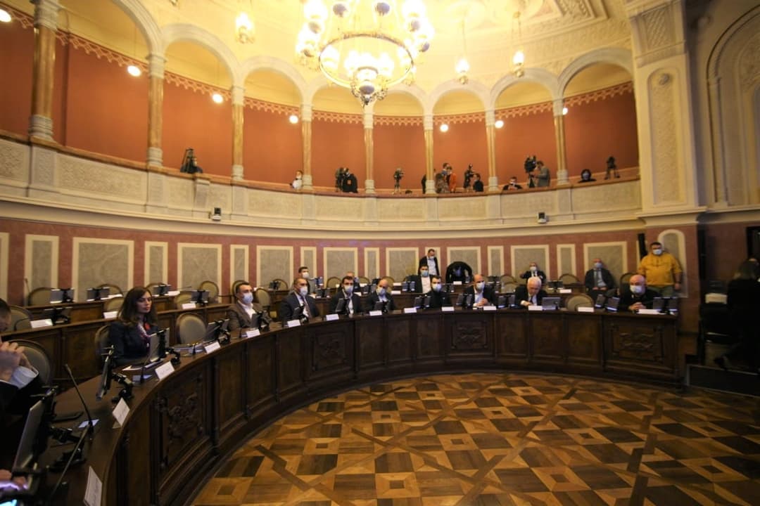 თბილისის საკრებულომ დედაქალაქის მთავრობა დაამტკიცა