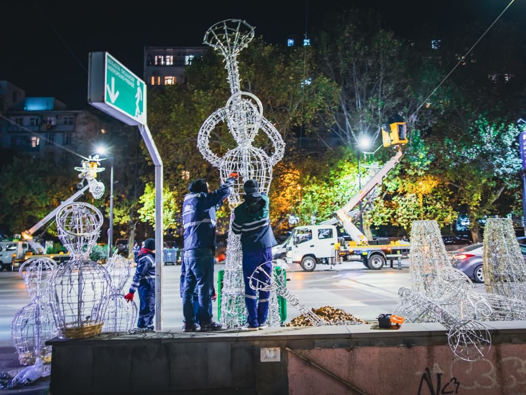 საახალწლო ილუმინაციების მონტაჟის გამო რუსთაველის გამზირზე საავტომობილო მოძრაობა დროებით შეიზღუდება