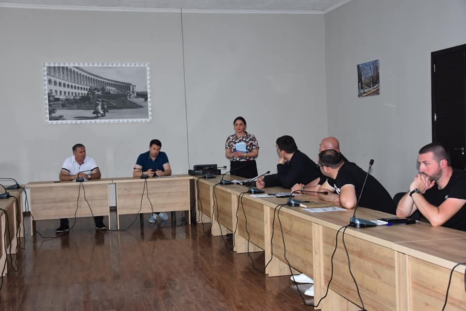 წყალტუბოს მუნიციპალიტეტის მერმა მერის წარმომადგენლებთან თათბირი გამართა