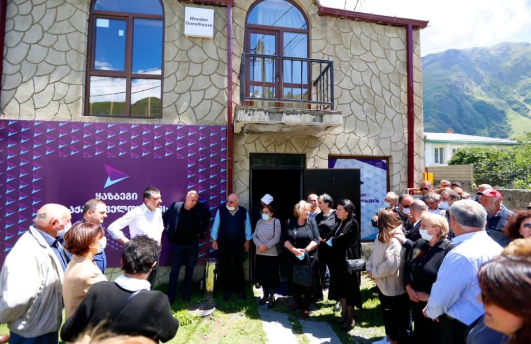 გიორგი გახარია – ერთი ფიქრობს ძალაუფლება როგორ შეინარჩუნოს და მეორე ცდილობს ეს ძალაუფლება ხელში როგორ ჩაიგდოს, ხალხი არავის ახსოვს