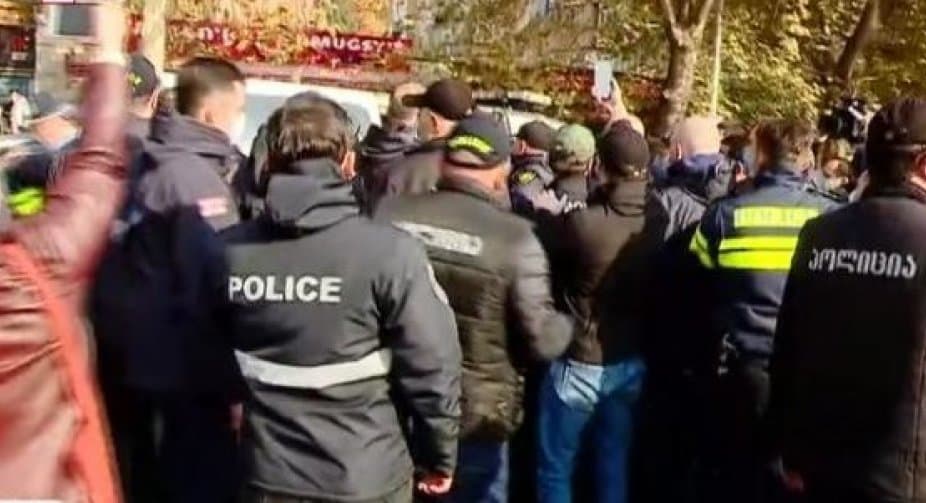 Police arrest UNM activists in Tbilisi