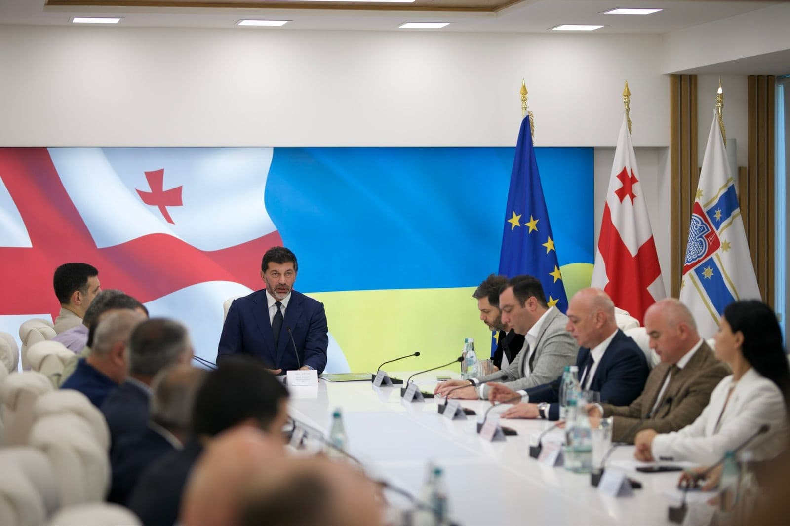 Frontnews image description