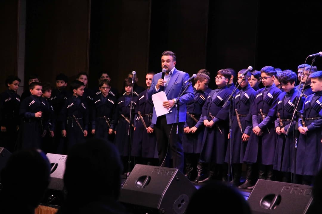 “აფხაზეთის დღისადმი” მიძღვნილი საღამოს ფარგლებში აფხაზურენოვანი მუსიკალური ალბომის “ერთ სიმღერას ვმღერით” პრეზენტაცია გაიმართა