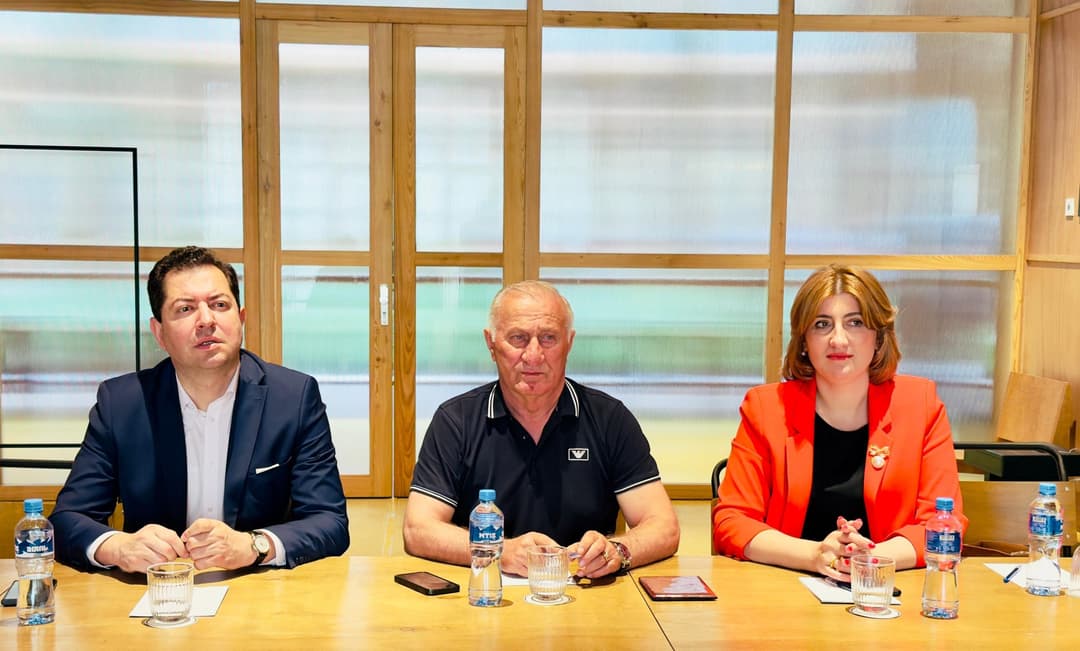 აფხაზეთის მთავრობის წარმომადგენლები აჭარის ავტონომიურ რესპუბლიკაში მცხოვრებ აფხაზეთიდან დევნილებს შეხვდნენ